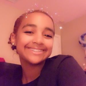 Meet your Posher, Chloe